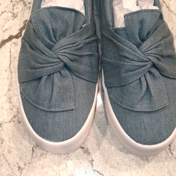 Avenue Sheila 2 Denim Knot Canvas Sneakers by Evans  Size US 8 Xtra Wide  NWT - Picture 6 of 9